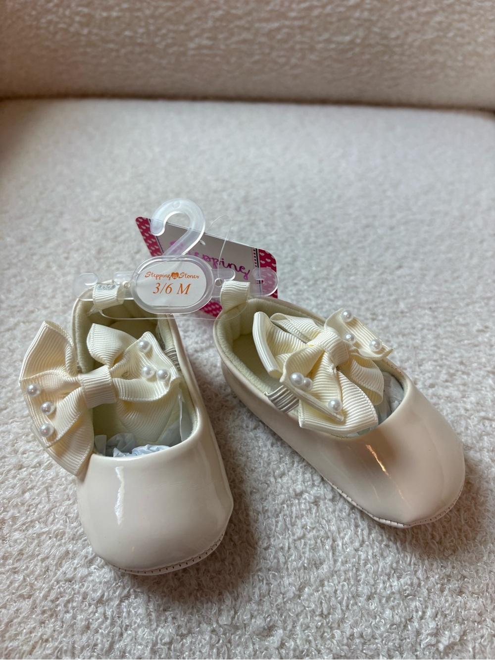 Infant Cream Dress Shoes with Pearl Bow Accent - 3/6 M